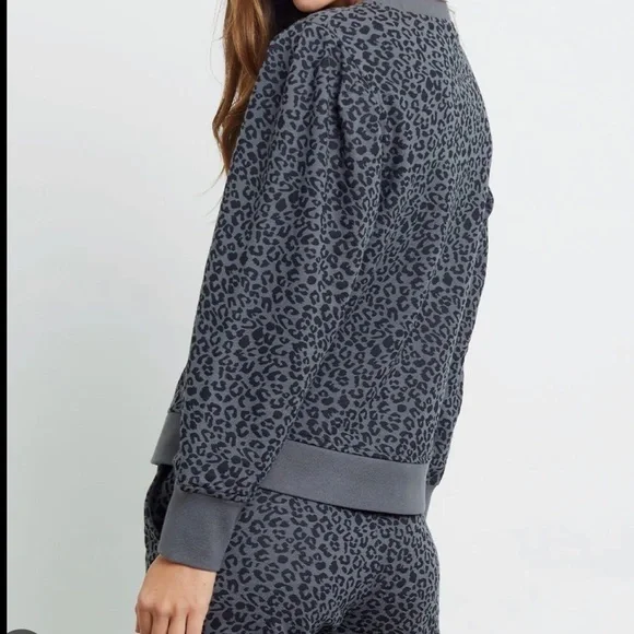 Rails Marcie charcoal mini cheetah print lounge sweatshirt - Picture 2 of 7